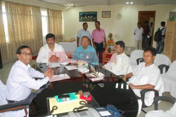 Rebel Congress MLAs led by Sudip Barman joined Trinamul Congress : TMC leadership met Assembly Speaker, demands to recognize TMC as opposition party Rebel Congress MLAs led by Sudip Barman joined Trinamul Congress : TMC leadership met Assembly Speaker, demands to recognize TMC as opposition party